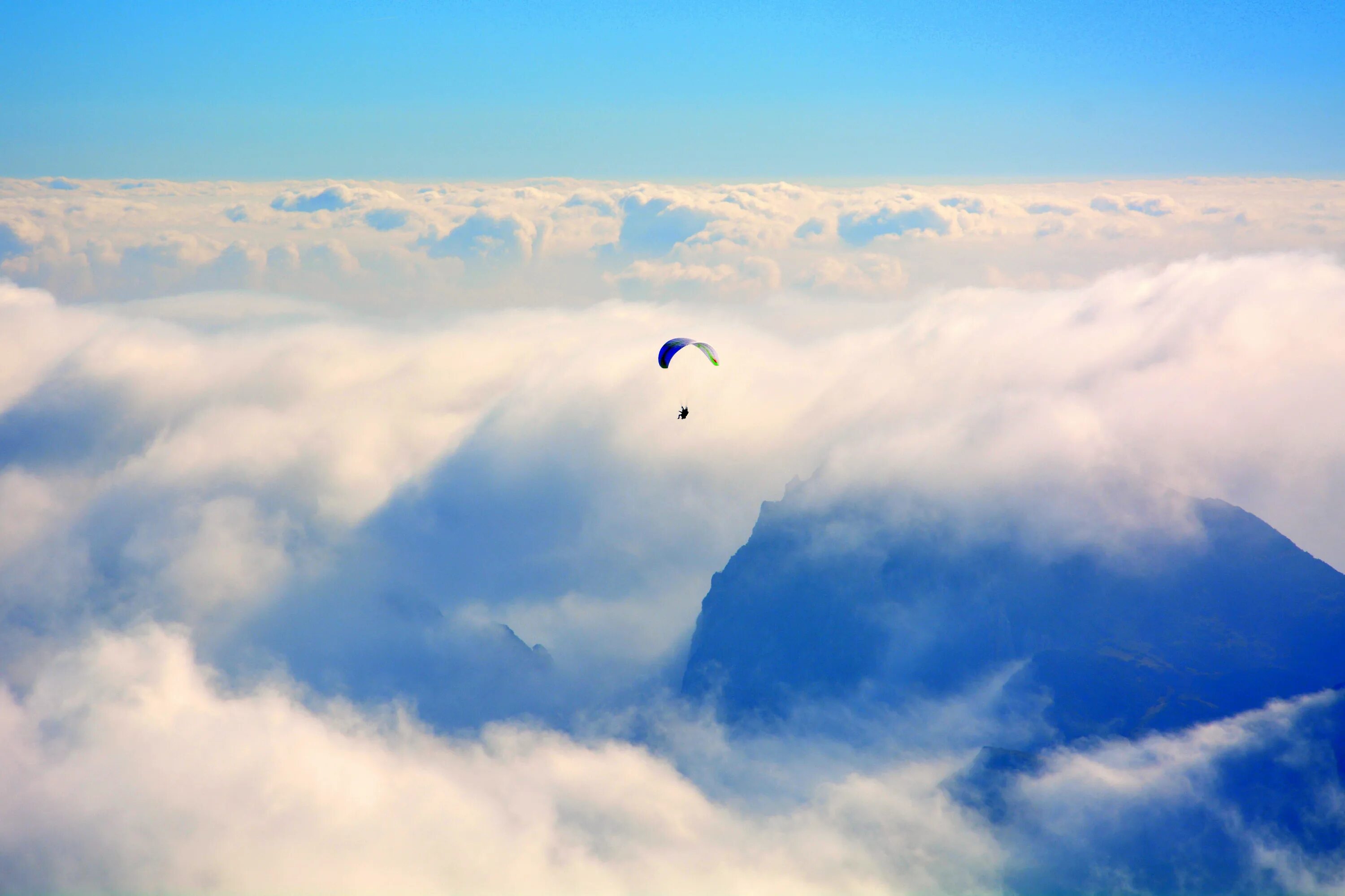 Полет картинки фото Free Images : horizon, wing, cloud, sky, sunlight, morning, mountain range, fly,