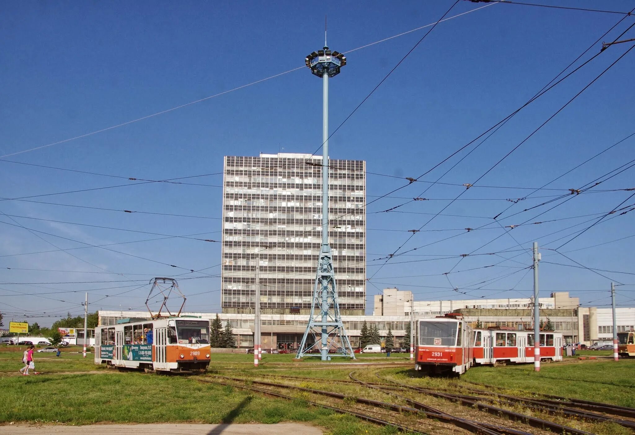 Полет комсомольская площадь 1 нижний новгород фото File:Nizhny Novgorod. Trams on Komsomolskaya Square (8).jpg - Wikimedia Commons