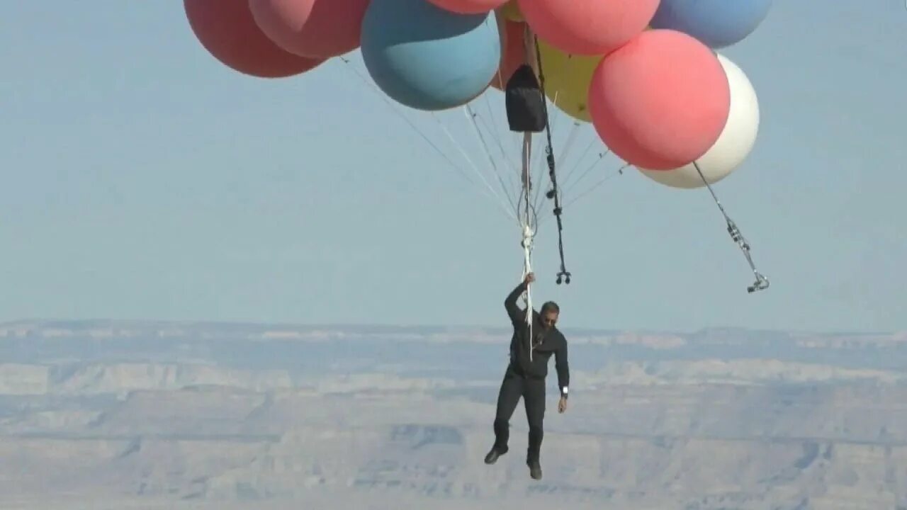 Полет на шаре фото David Blaine Jumps From Balloons 20,000 Feet in the Air - YouTube