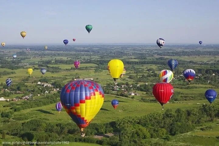 Полет на шаре фото В небе над Костромой пройдет фестиваль воздухоплавания. Пробный шар уже пролетел