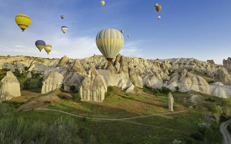 Полет на шаре невшехир невшехир меркез фото Low Flight by Enrique EKOGA Canvas, Behang, Kunstwerk