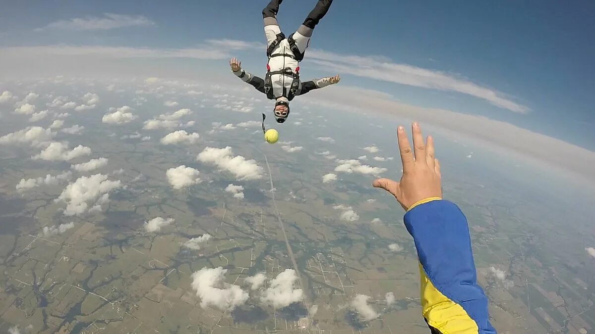 Полет с парашютом фото File:Spaceball jump over Skydive 35.jpg - Wikipedia