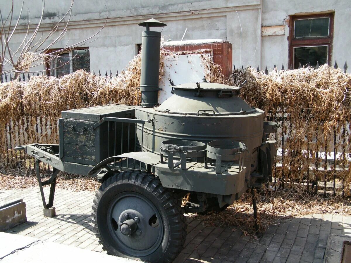 Полевая кухня фото Повара в Советской армии. Вольнонаемные работали лучше чем солдаты, но и с ними 