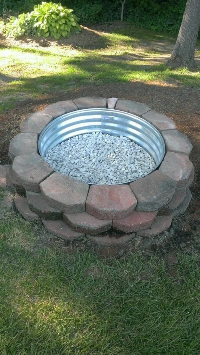 Полезные самоделки для дачи своими руками Build a fire pit from cement landscape blocks - DIY projects for everyone! Fire 