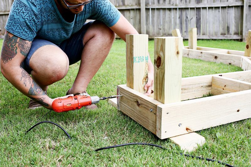 Полезные самоделки для дачи своими руками Build Your Own Curved Fire Pit Bench Fire pit bench, Diy fire pit, Fire pit back