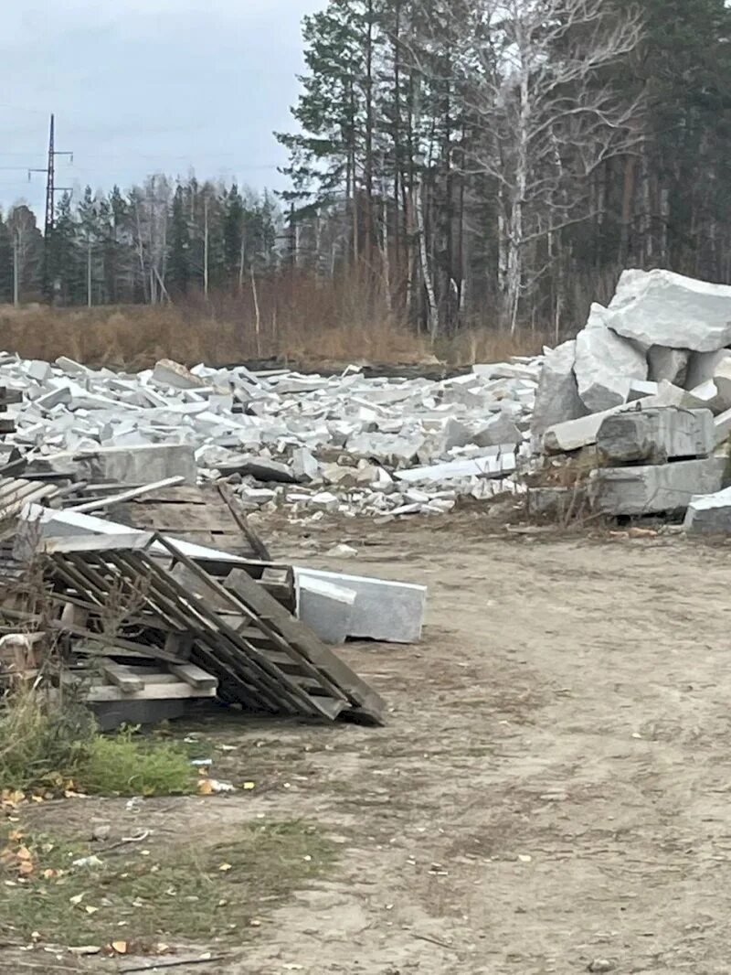 Полигон свердловский екатеринбург фото Житель пригорода Екатеринбурга пытается бороться со свалкой под окнами. ФОТО