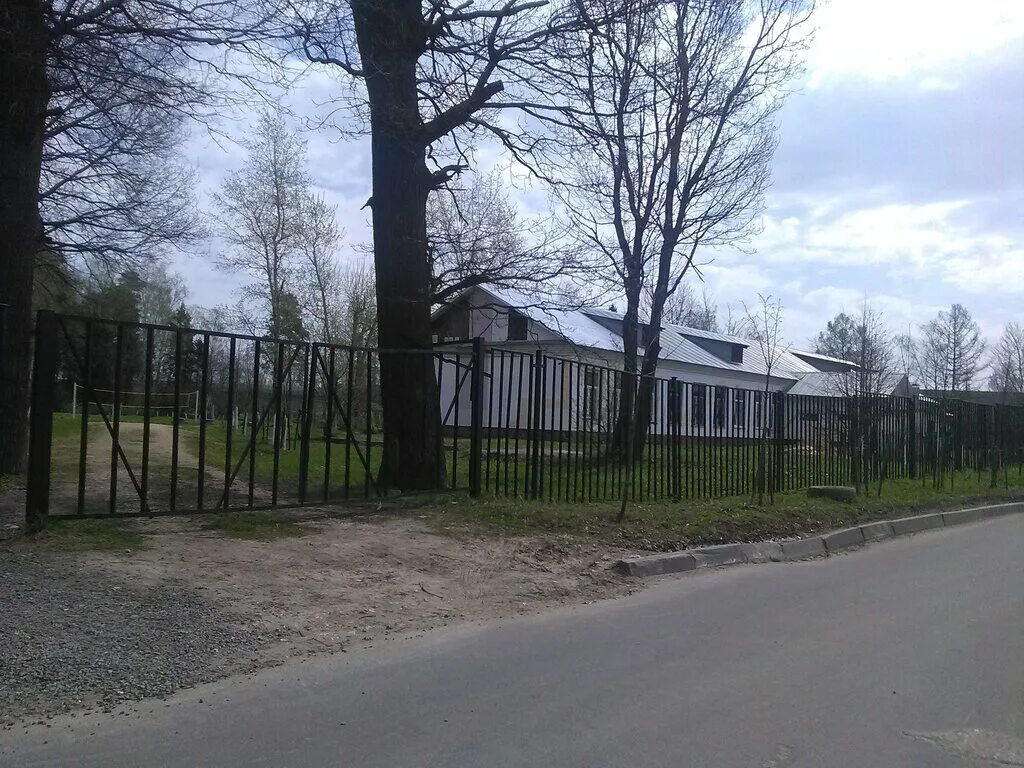 Поликлиническое отделение 4г село перхушково фото School of the village of Perkhushkovo, school, selo Perkhushkovo, 2Б - Yandex Ma