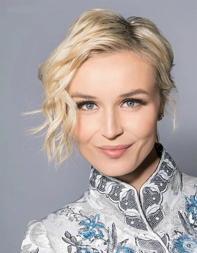 Полина гагарина биография фото МХТ им. А. П. Чехова: Polina Gagarina