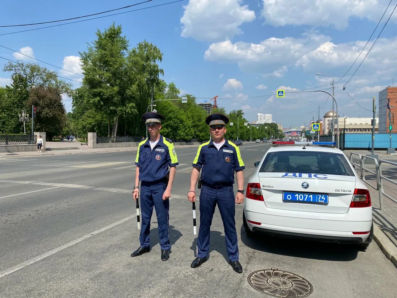 Полиция челябинска фото Полицейские Челябинска обеспечивают правопорядок в период проведения "Последних 