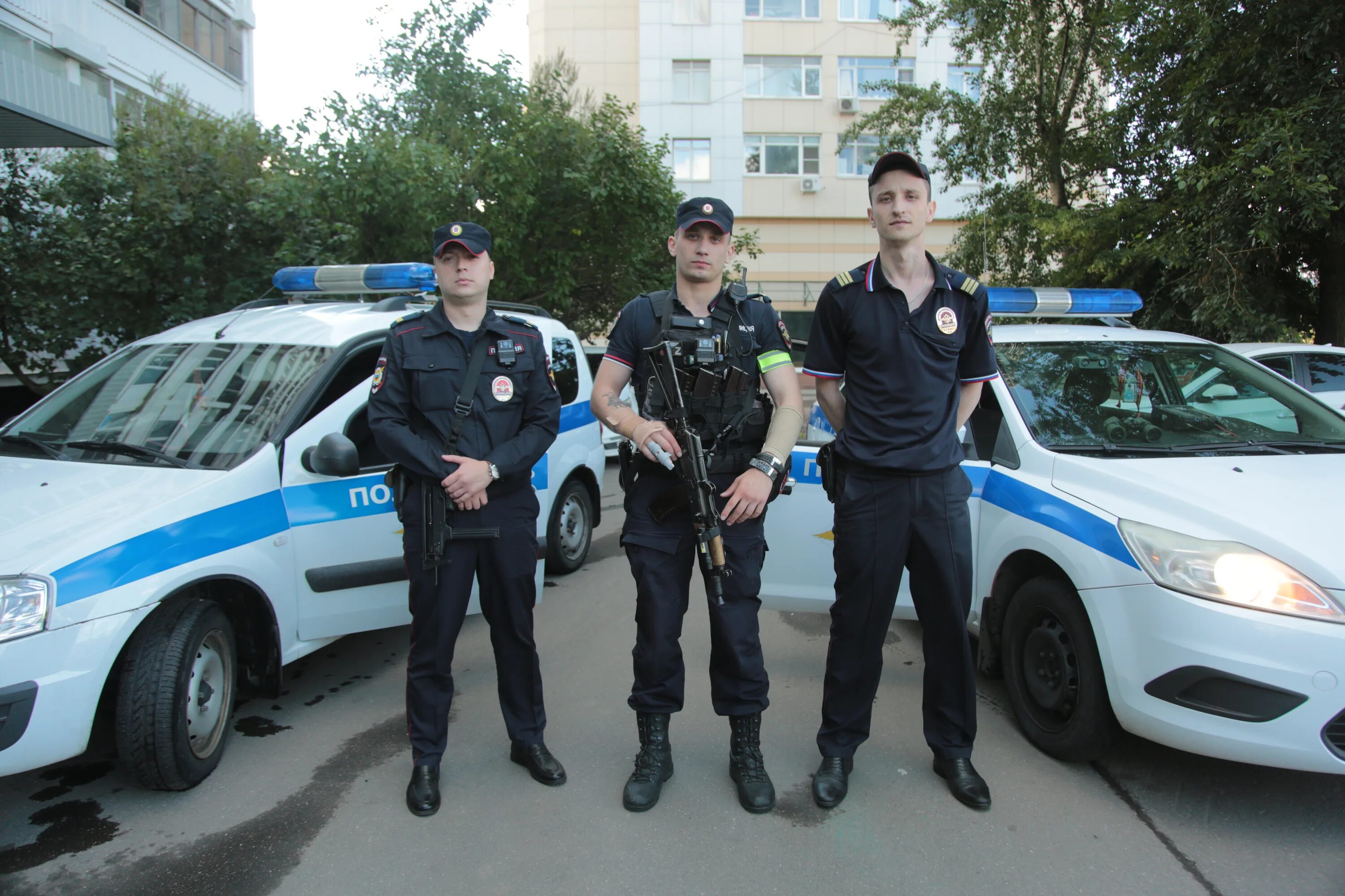 Полиция фото владимире Полицейские спасли людей из горящего дома в Восточном Дегунине Север Столицы