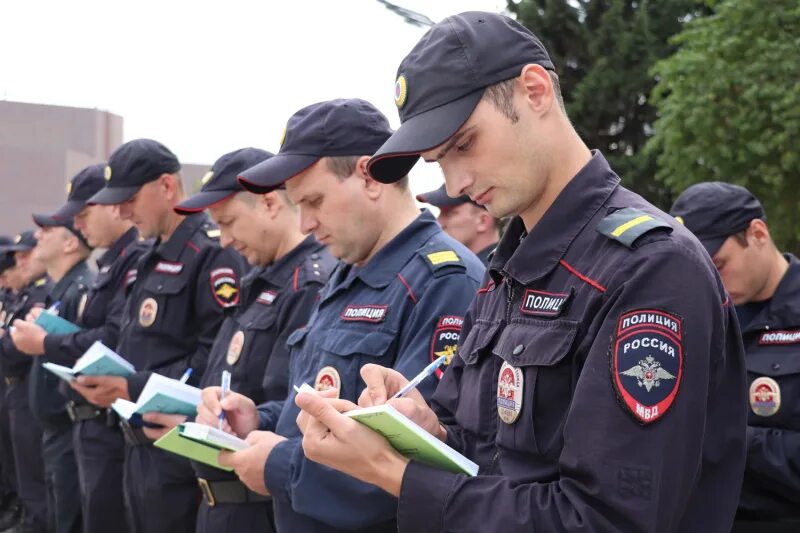 Полиция красноярск фото Сотрудники полиции Красноярска приняли участие в торжественном гарнизонном разво