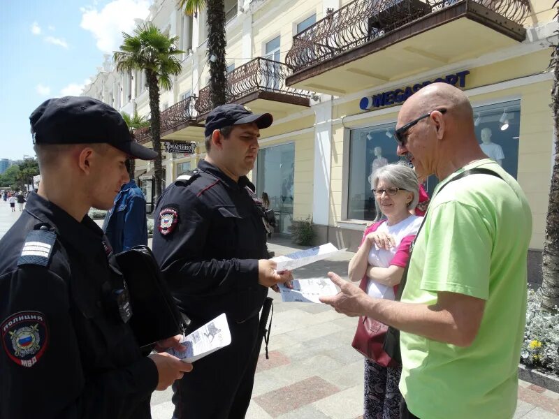 Полиция крыма фото В Южной столице Крыма полицейские предупредили граждан: "Осторожно, мошенники!