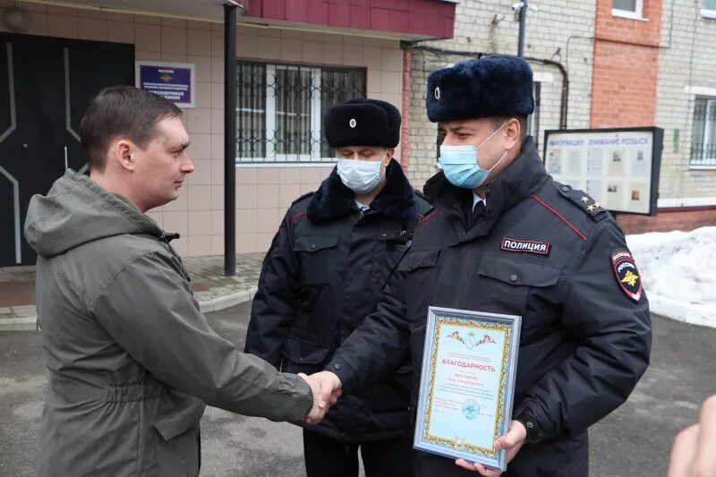 Полиция курск фото Жителю Курска вручили благодарственное письмо от начальника УМВД России по Курск