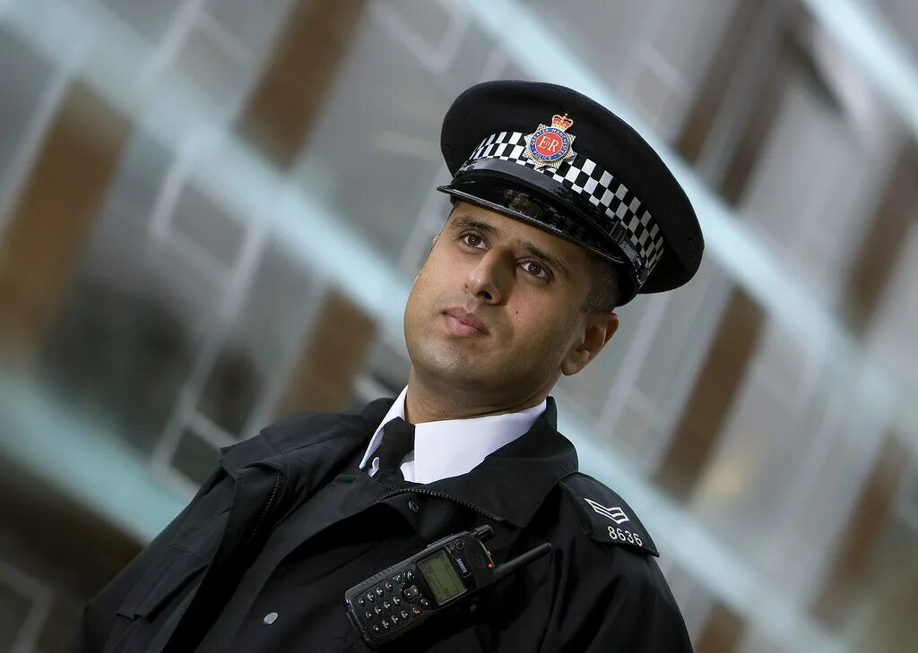 Полиция мира фото Sergeant on Patrol A Greater Manchester Police sergeant on. Flickr