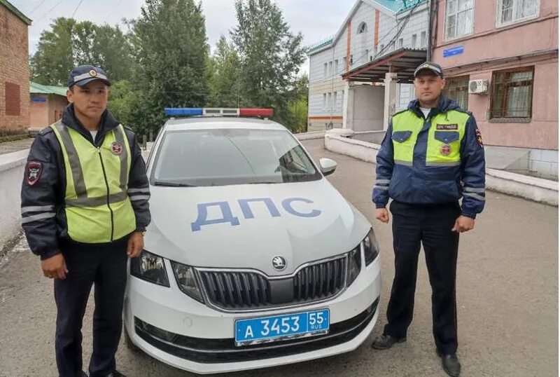 Полиция омска фото В Омске сотрудники Госавтоинспекции оперативно доставили травмированного мальчик