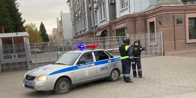 Полиция омска фото В центре Омска замечены полицейские в бронежилетах: Яндекс.Новости