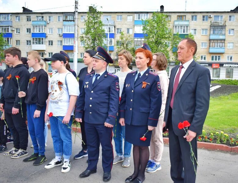 Полиция пензы фото Пензенские полицейские и общественники в рамках акции "Память павшим героям" орг