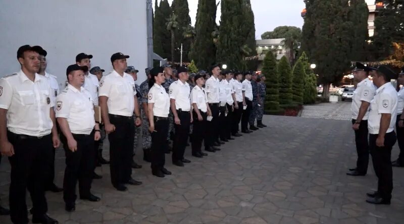 Полиция сочи фото В Адлерском районе сочинские полицейские провели оперативно-профилактическое мер