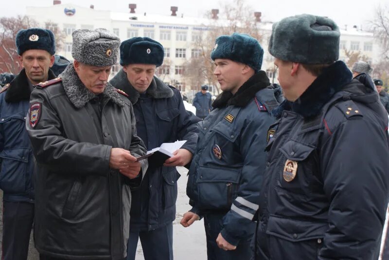 Полиция тюмени фото Сотрудники полиции Тюменской области приняли участие в гарнизонном строевом смот