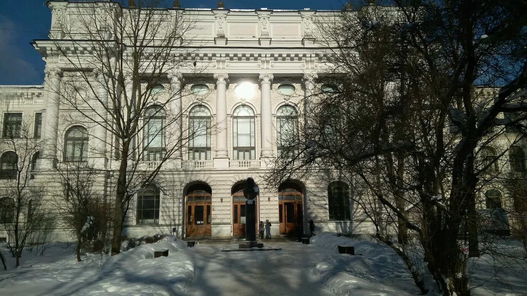 Политех петра великого фото Reviews of Sankt-Peterburgsky politekhnichesky universitet Petra Velikogo, Insti