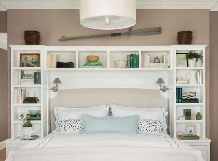 Полка на стену в спальне фото idées déco tête de lit avec bibliothèque Headboard storage, Bedroom headboard, R