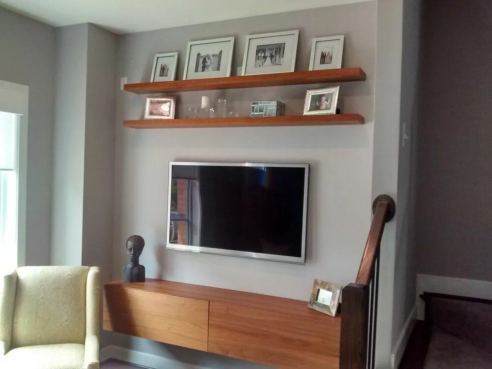 Полка над телевизором на стене в интерьере Wall Mount Media Shelf Ideas : Best Wall Mount Media Shelf - Home ... For the Ho