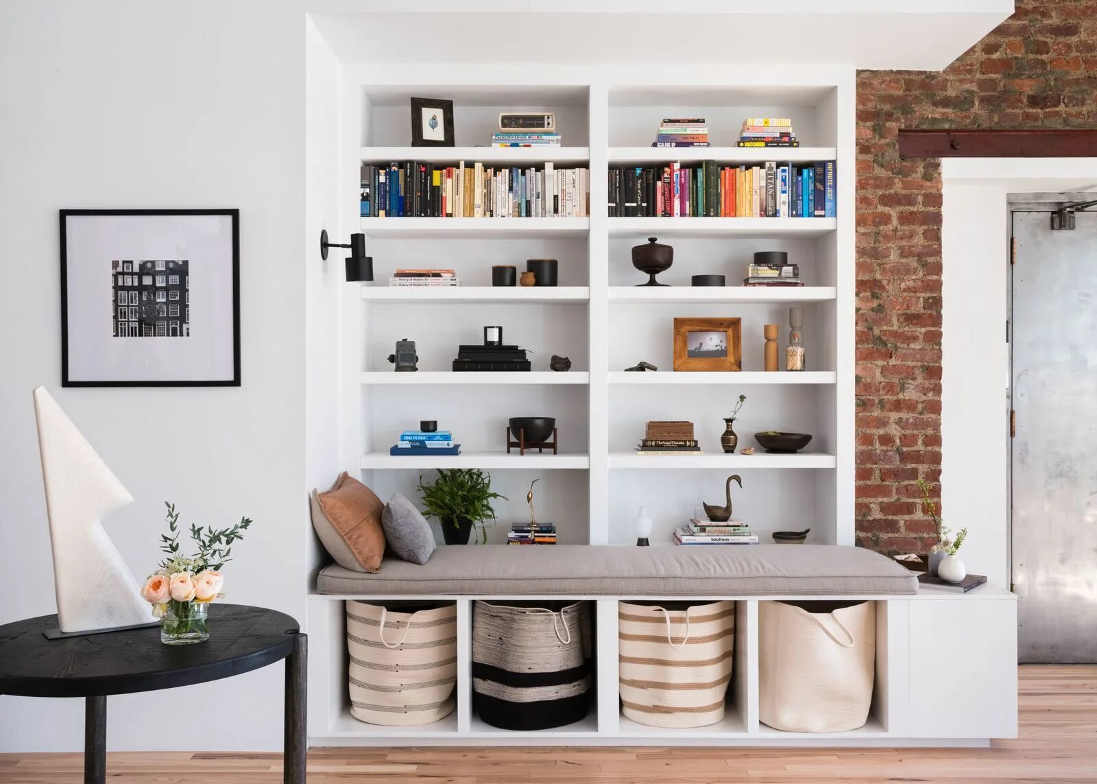 Полки дизайн интерьер Un loft impresionante en el SoHo de Nueva York Soho loft, Bookcase design, Books