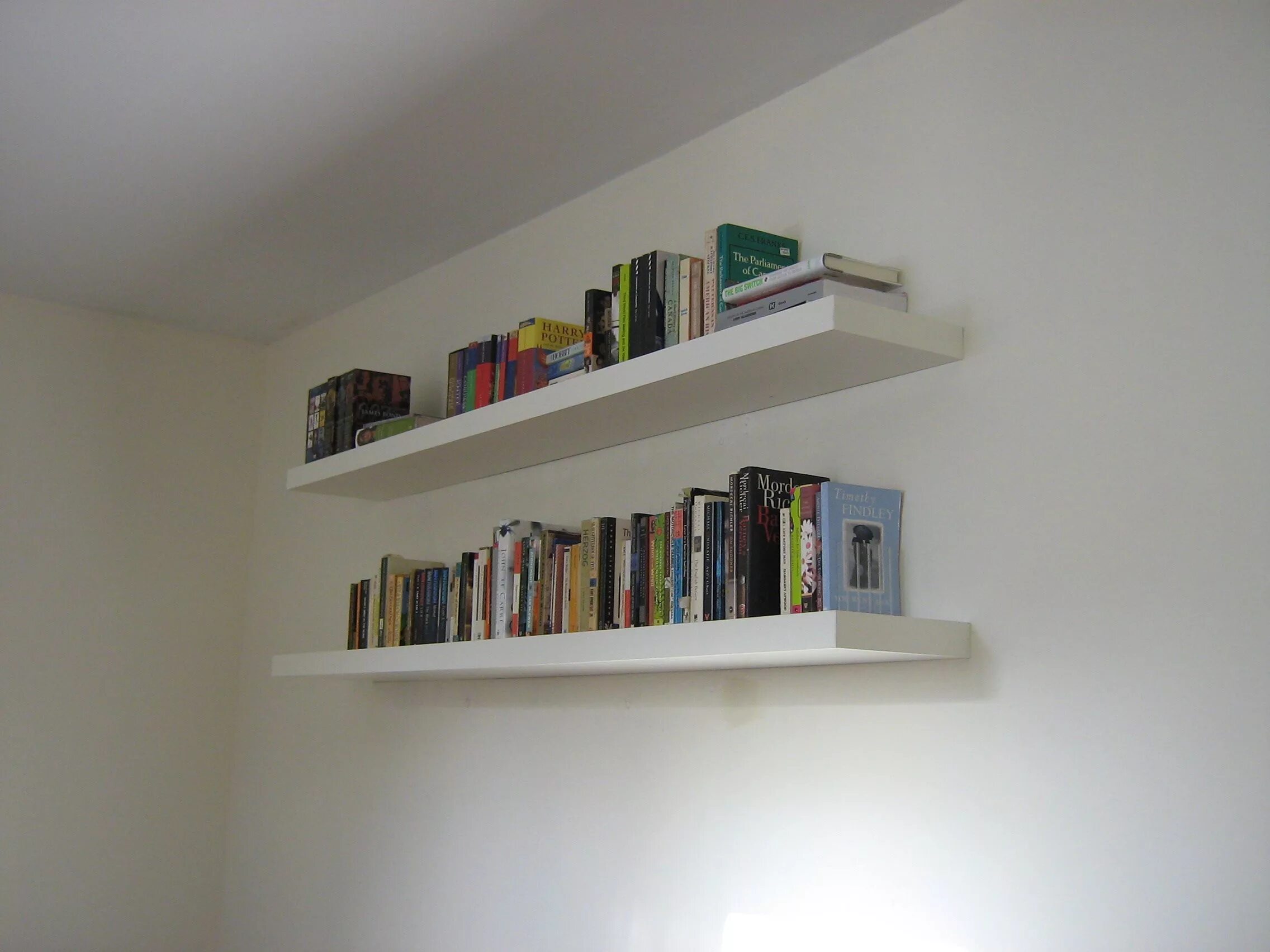 Полки для книг на стену фото Contemporary Books Floating Shelves On White Wall Color Panels With Oak Woods Ma