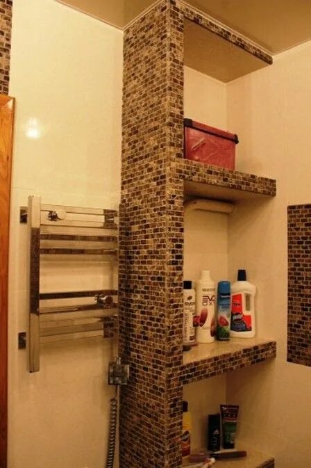Полки из плитки фото Полки в ванной комнате - 30 идей Framed bathroom mirror, Bathroom, Towel rack