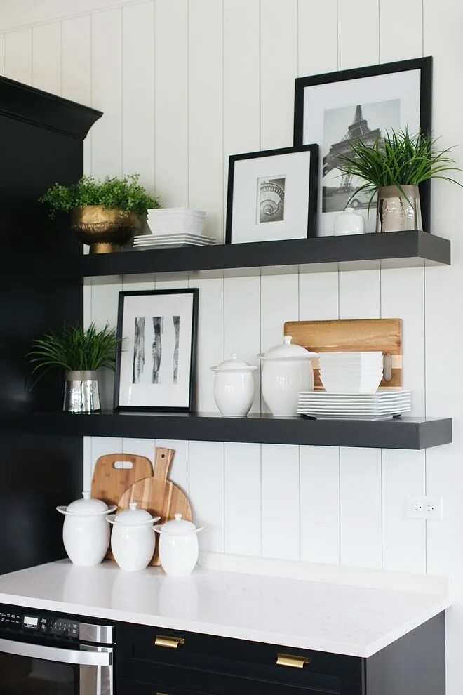 Полки на кухню дизайн интерьера Black & White Interior Design Ideas White interior design, Floating shelves diy,