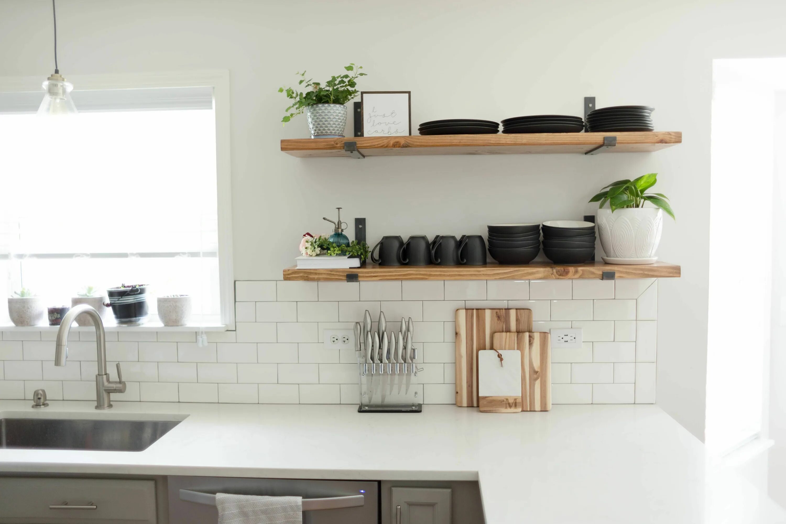 Полки на стену в интерьере кухни DIY Kitchen Open Shelving Sammy On State Diy kitchen decor, Open kitchen shelves