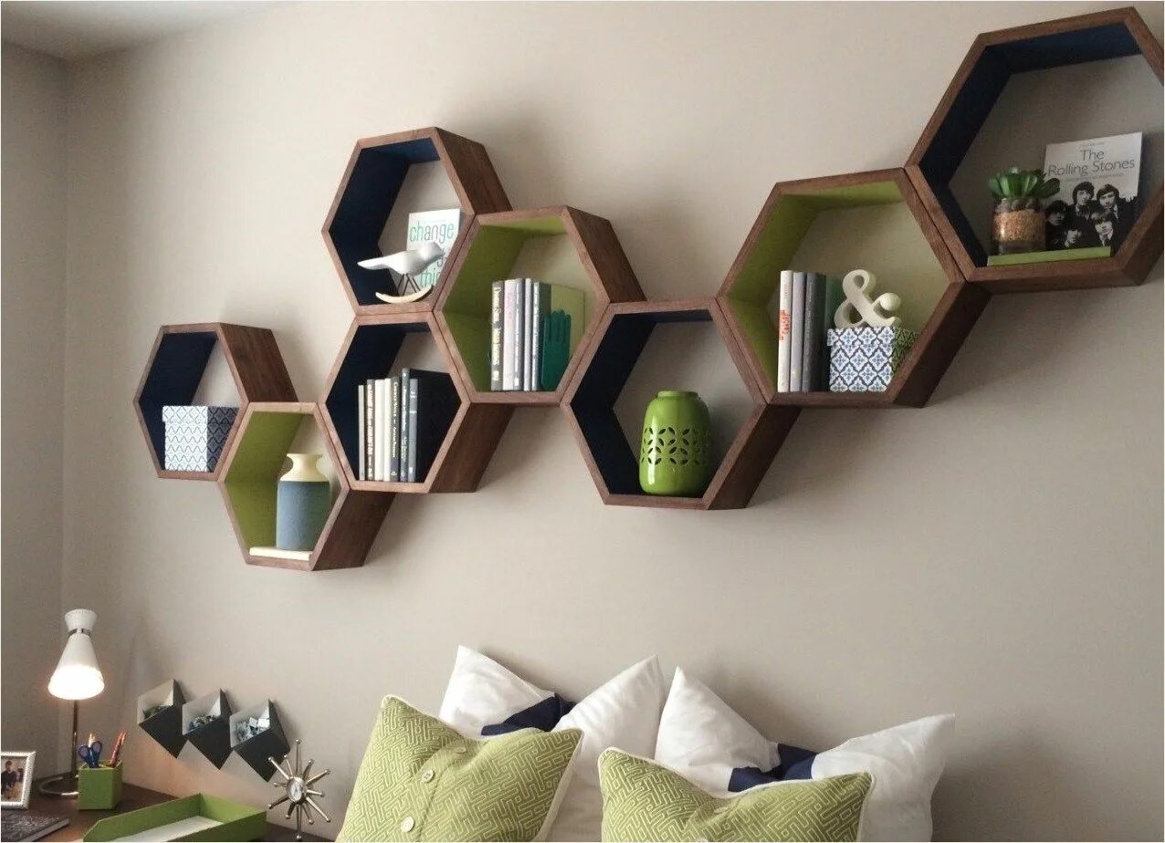 Полки соты на стену в интерьере HugeDomains.com Geometric shelves, Floating shelves, Honeycomb shelves