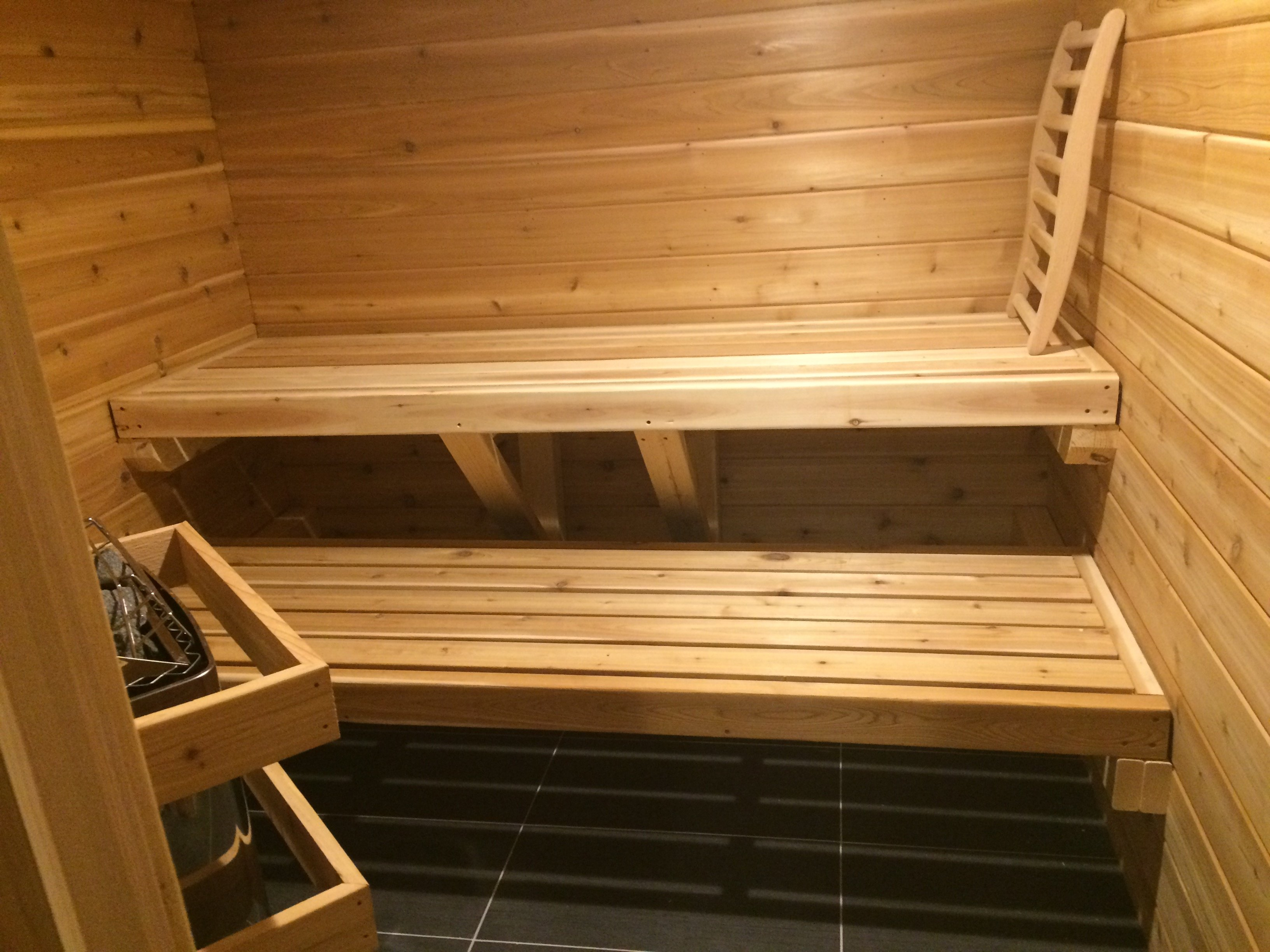 Полки в бане в парилке фото Pin on Cabin - Sauna