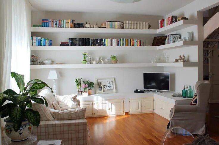 Полки в интерьере гостиной Floating shelves, Floating shelves bedroom, Long floating shelves