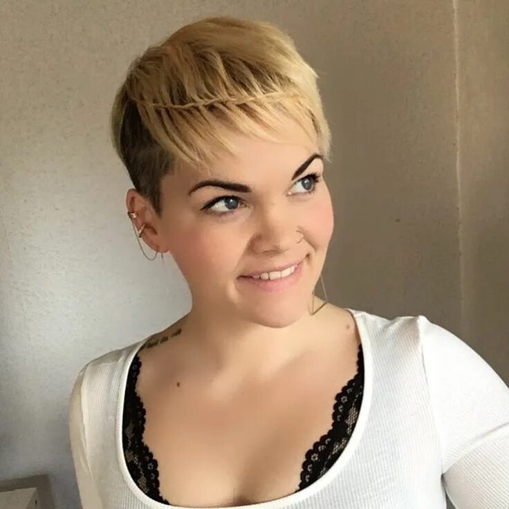 Полная женщина с короткой стрижкой фото 18 Ways to Style a Pixie Cut and Play with Short Hair in 2024 Short hair styles,