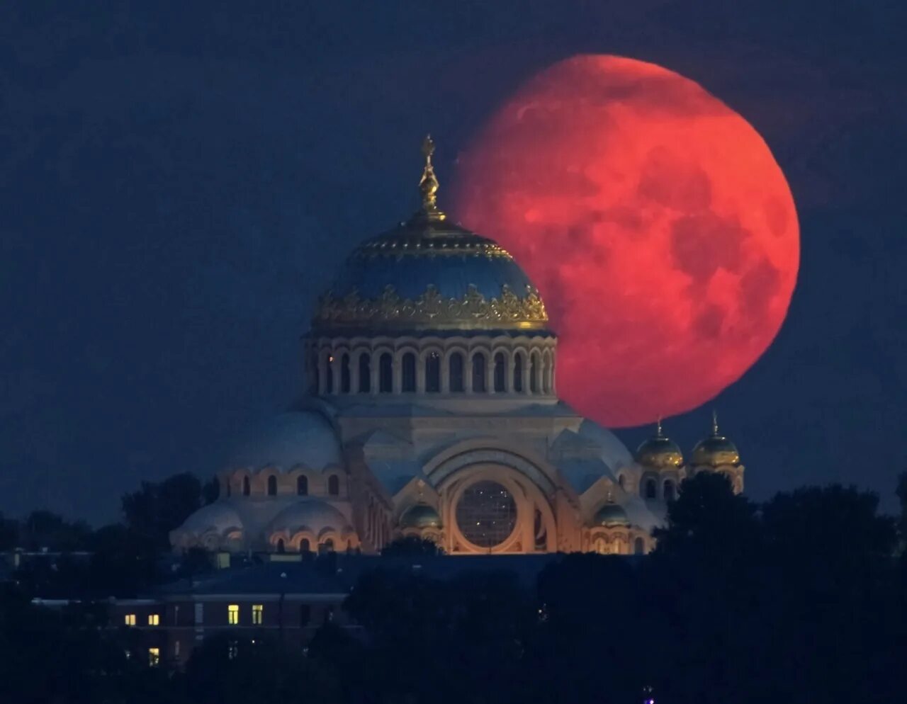 Полнолуние в питере сегодня фото Кронштадт в цветах_2023 - смотреть видео онлайн от "Всесоюзный конгресс Сенсорно