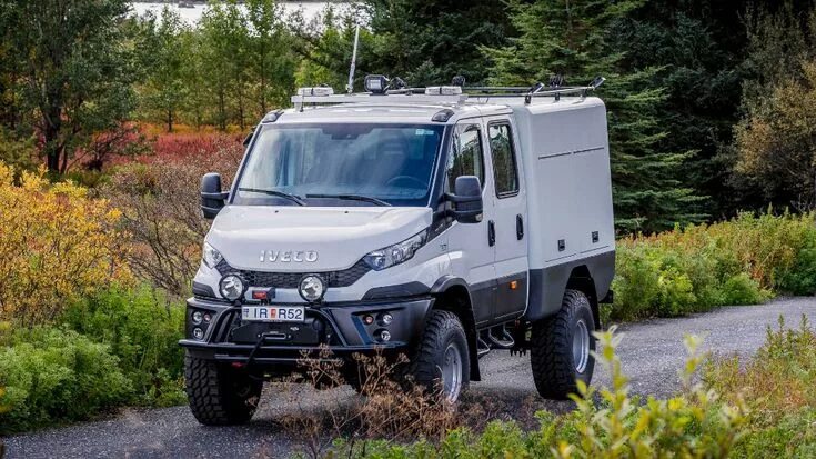 Полноприводные автомобили фото Iveco Daily 4x4 AT40 Arctic trucks Fuoristrada, Toyota hilux, Auto da corsa