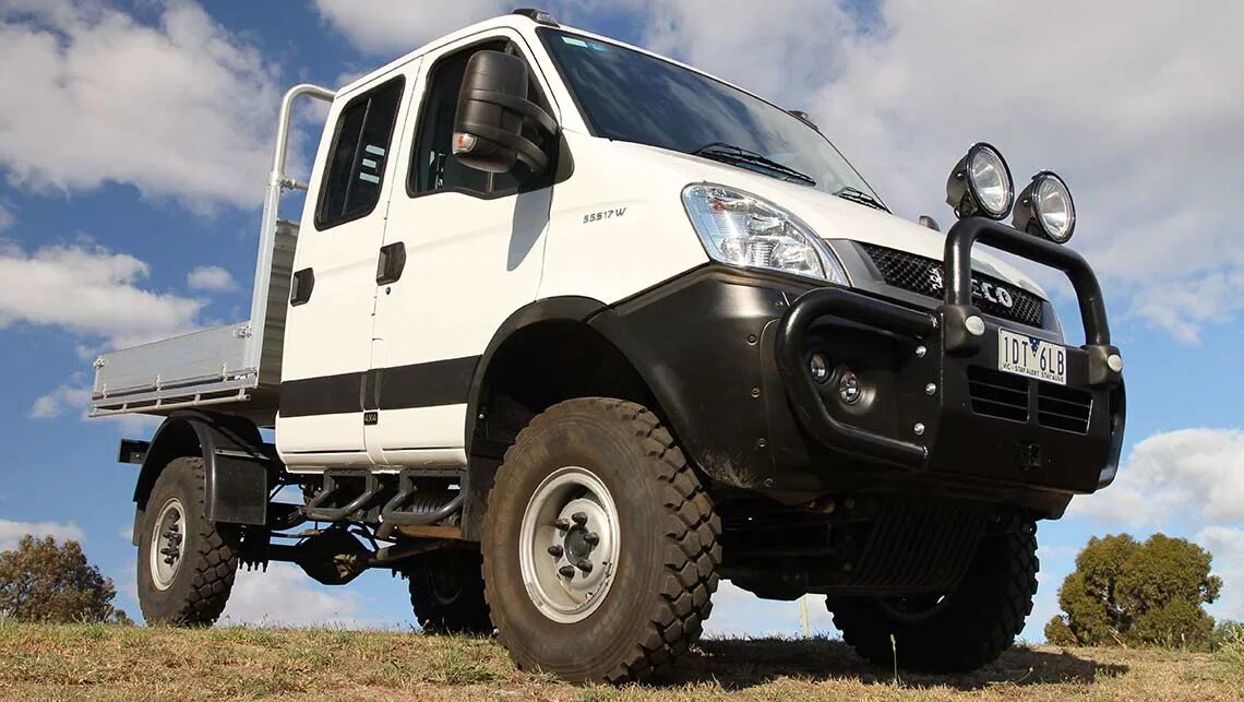 Полноприводные автомобили фото цена Iveco Daily 4x4 cab-chassis 2015 review CarsGuide