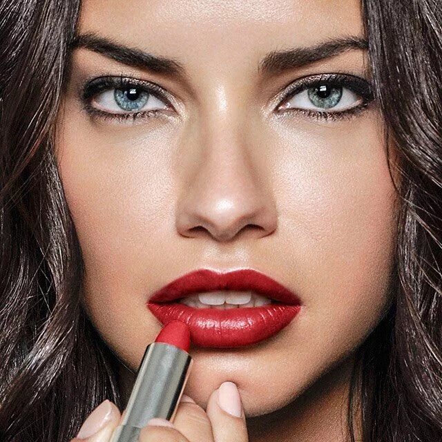 Полные губы макияж Instagram photo by @maybelline (Maybelline New York) - via Iconosquare Lip color