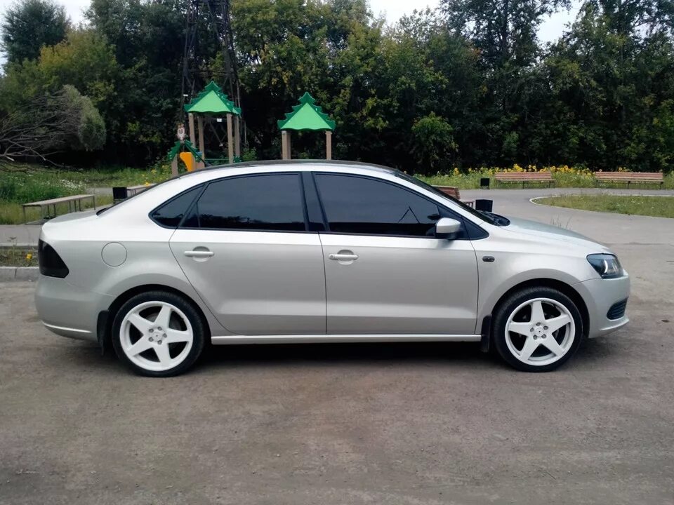 Поло 16 диски фото Смена резины - Volkswagen Polo Sedan, 1,6 л, 2013 года шины DRIVE2