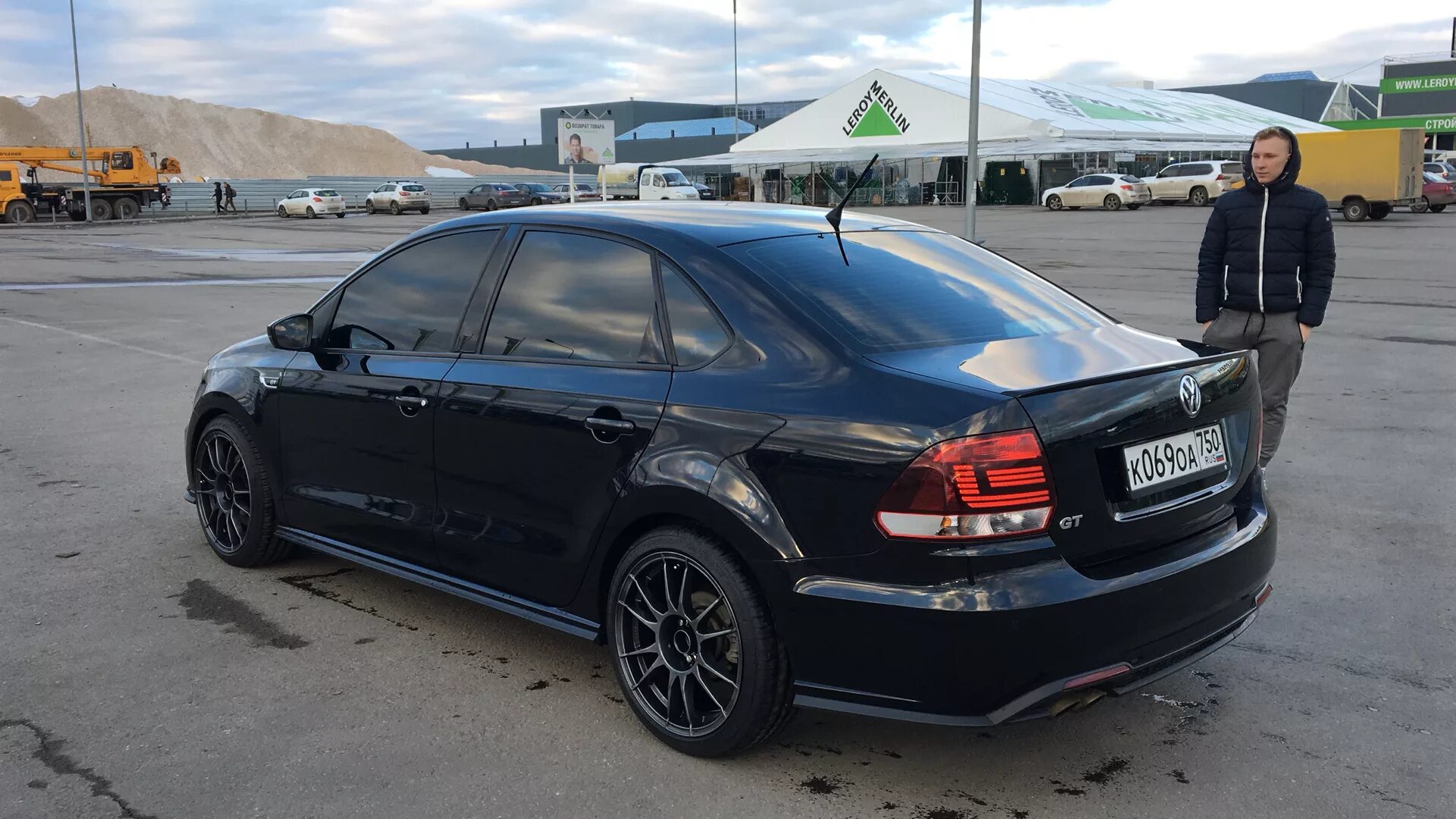 Поло 5 седан тюнинг Graphite Brilliant для OZ Ultraleggera R17 - Volkswagen Polo Sedan GT, 1,4 л, 20