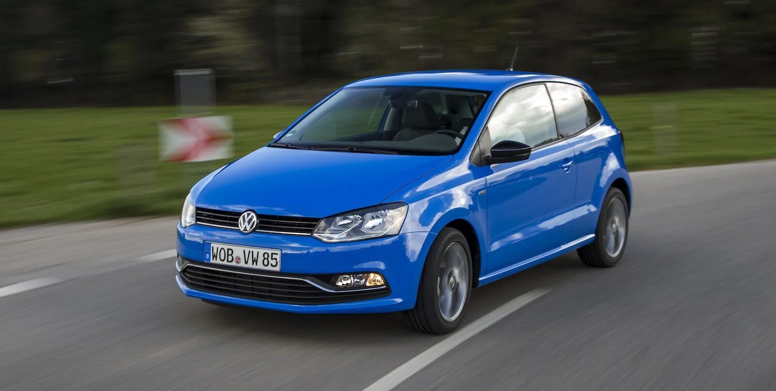 Поло 6 фото 2014 Volkswagen Polo Review - Photos 16C