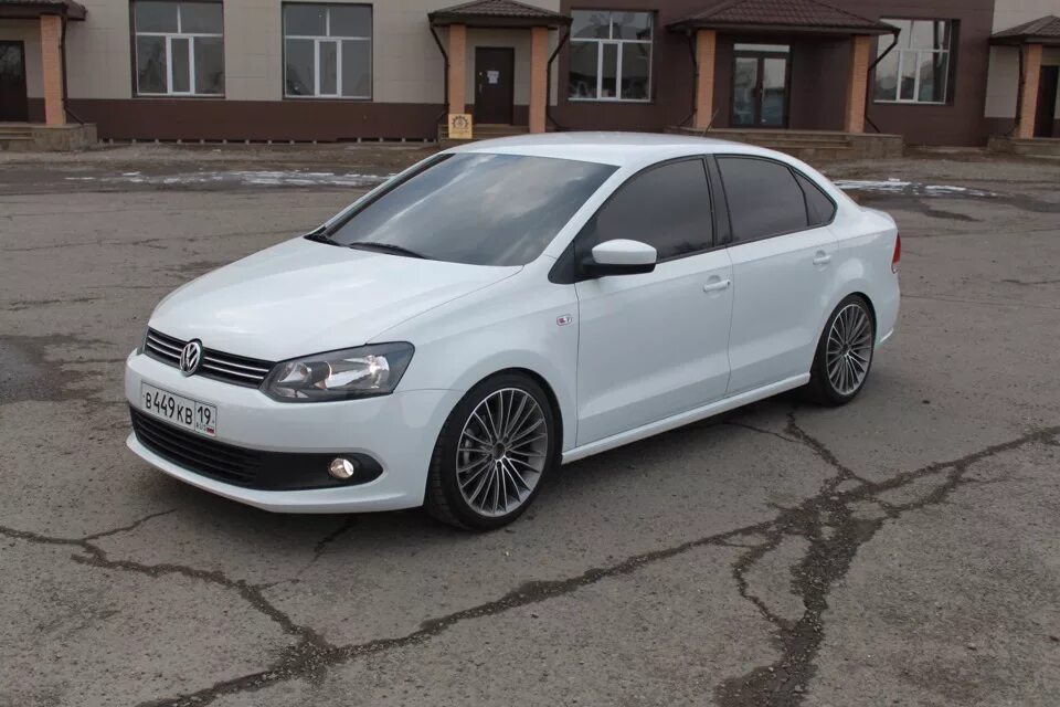 Поло диски фото 60 - резина готова к сезону( ждем диски) - Volkswagen Polo Sedan, 1,6 л, 2014 го