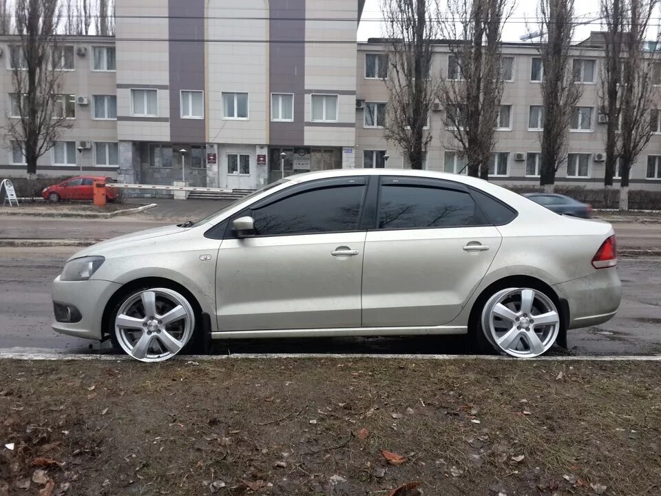 Поло диски фото 13 запись. Диски на поло седан r17 купленны. - Volkswagen Polo Sedan, 1,6 л, 201