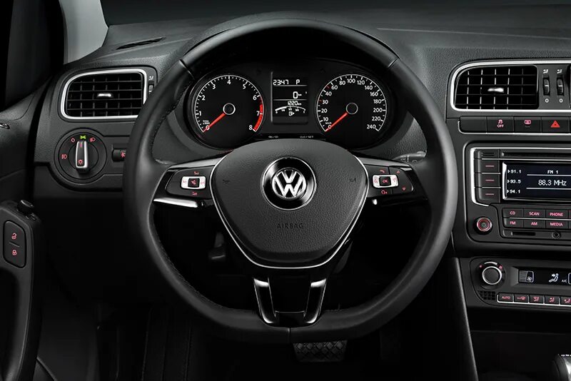 Поло панель фото Volkswagen Polo 2016 1.2 Litros Turbo volante en piel - Autos Actual México