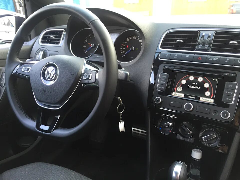 Поло панель фото Приборная панель от Polo 6C на 6R - Volkswagen Polo Mk5, 1,4 л, 2011 года стайли