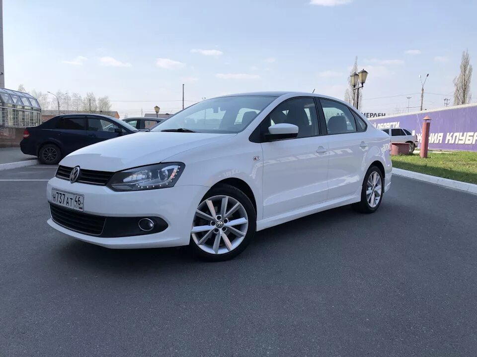 Поло седан на 16 дисках фото Antia R16 на чистой машине - Volkswagen Polo Sedan, 1,6 л, 2013 года мойка DRIVE