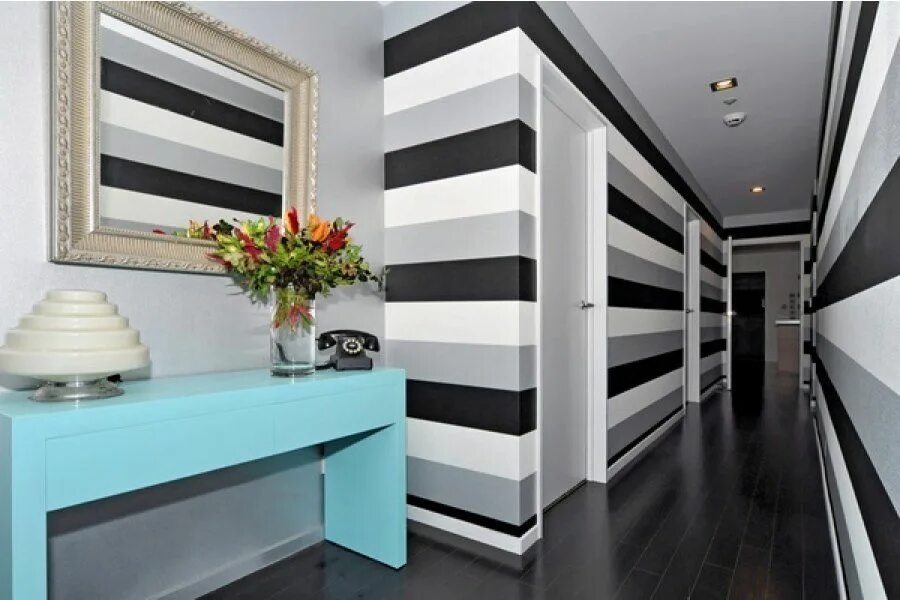 Полосатые стены в интерьере 8 Trendy Hallway Decor Ideas to Revamp Your Home Hallway decorating, Striped wal