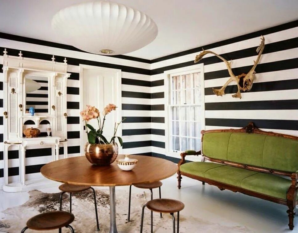 Полосатые стены в интерьере Aseyy: Asalet Ve Cesaret Striped walls, Striped wall, Dining room design