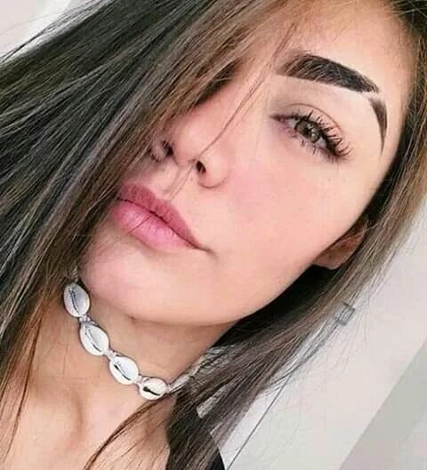 Полоска на брови у девушек фото Pin on cejas cortadas de mujer Eyebrow design, Eyebrow slits, Eyebrows